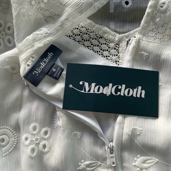 White eyelet lace Victorian/Edwardian style dress size 4 Modcloth - Picture 9 of 10